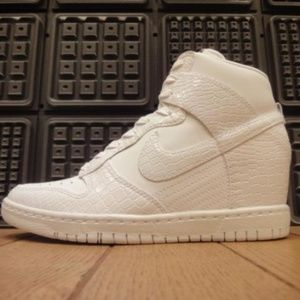 Nike WMNS Dunk Sky Hi “Croc” wedge sneakers